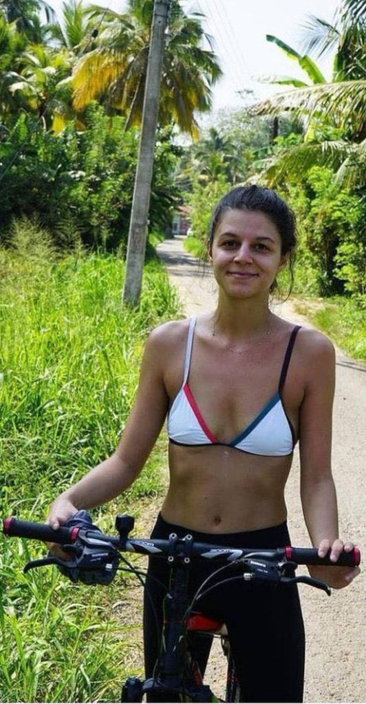 عُروسہ عظیم tweet media