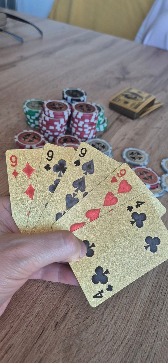 Ingrid_1801's tweet image. Bin jetzt nicht sicher, ob das ein gutes Blatt ist!? 😱😬😂♠️♣️♥️♦️

#poker