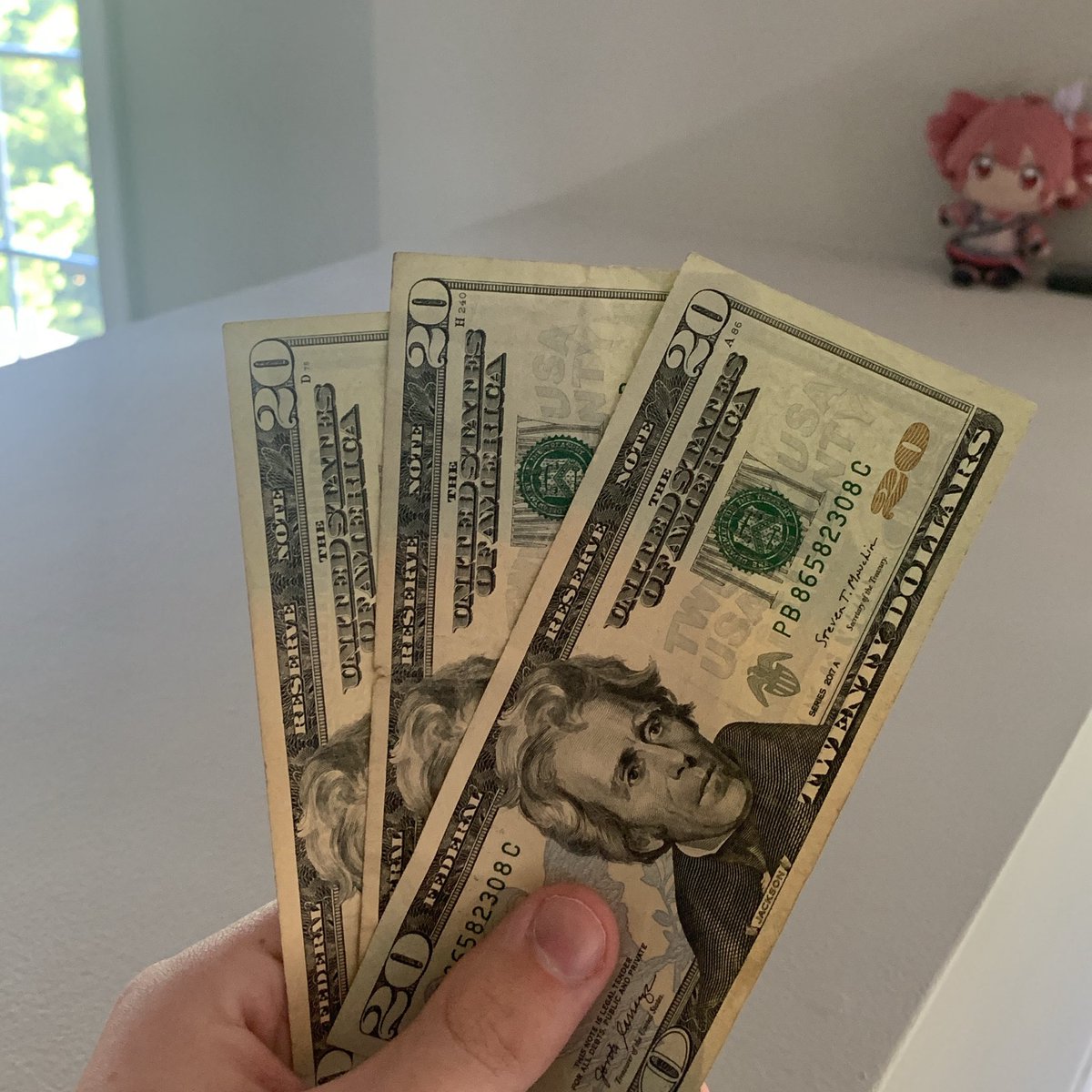 humanriyo's tweet photo. neighbors just paid for my copy of tomodachi life https://t.co/U4BBizY1FT