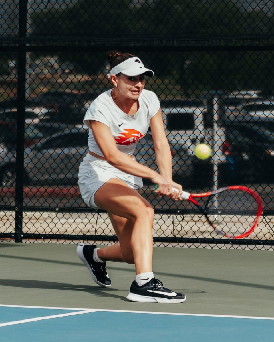 UTSAWT's tweet photo. 𝐑𝐄𝐂𝐀𝐏 » Roadrunners race past Lamar in regular season finale.

🔗 https://t.co/OODucqQCUy

#BirdsUp 🤙 | #LetsGo210 https://t.co/vUKZ4xSsil