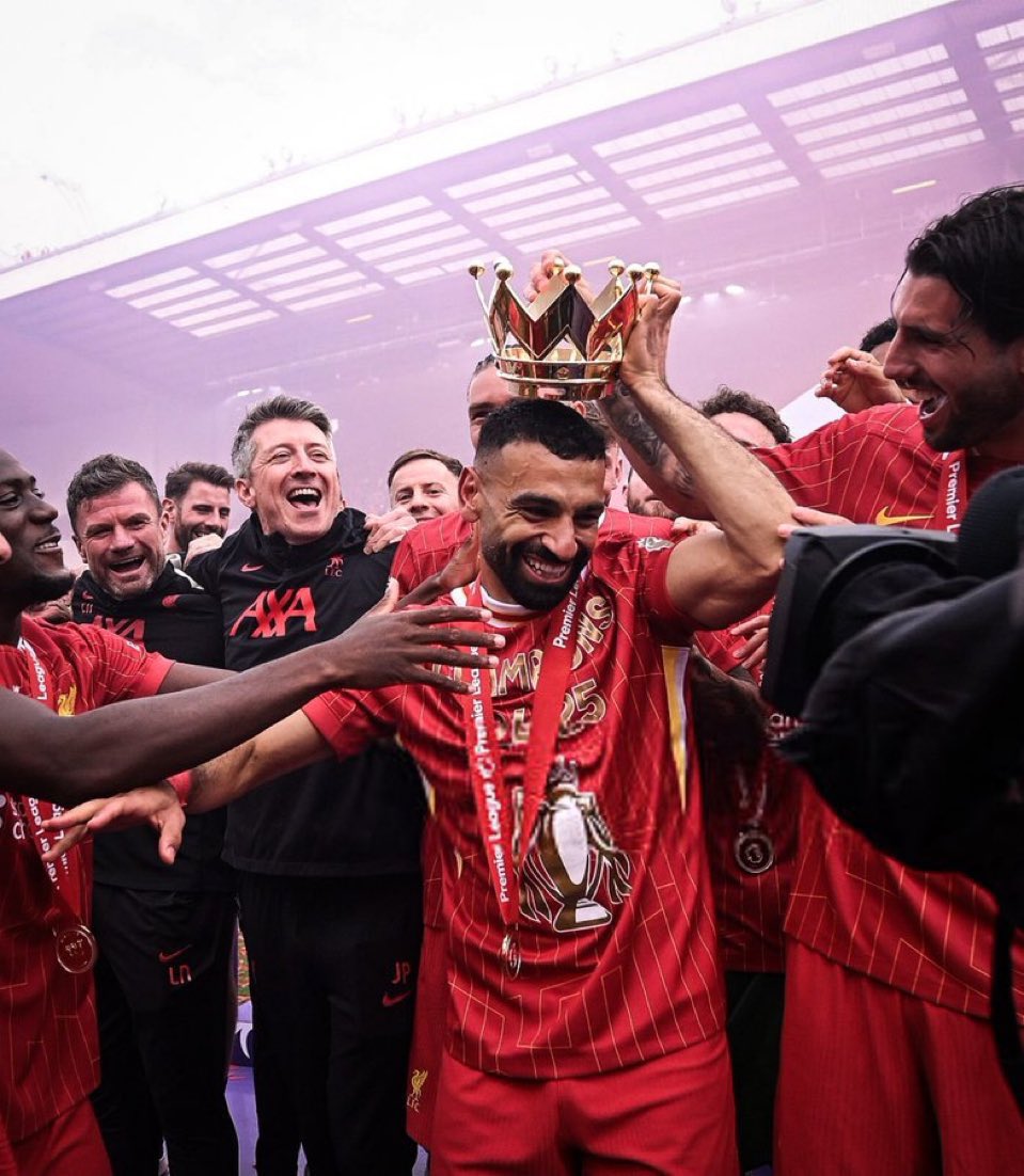 Score9app's tweet photo. Salah has now scored 108 PL goals at Anfield – only Henry (114 at Highbury) has more at a single venue in PL history. 🏟️🔥

Meanwhile, the 250+ non-penalty goal involvements club is ridiculously elite:

◎ Wayne Rooney – 288 🦁
◎ Ryan Giggs – 269 🏴󠁧󠁢󠁷󠁬󠁳󠁿
◎ Alan Shearer – 268 ⚫️⚪️ https://t.co/1tF5hsSsLa
