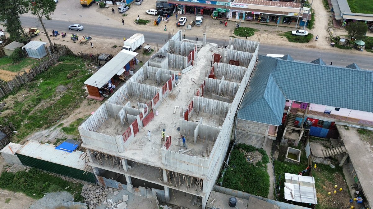 akibaru's tweet photo. The Game don’t wait 😂
Walls locking walls like pros.
No more ndarugo drama just to fix windows & doors!
We’ve upgraded, baby! 🧱✨
Embrace change.
Engage 0780-955-000
#ConstructionKenya #Precast https://t.co/b941UHR6bH