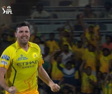 All Hail JAMIE OVERTONN

Match Winning 4/18 Spell with Wickets of Sameer Rizvi, Miller and Stubbs 🙏💛