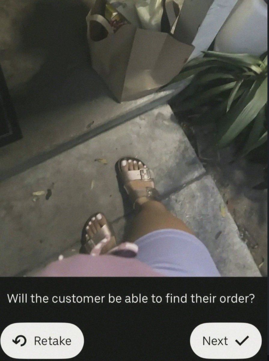 Melian Refugee tweet media