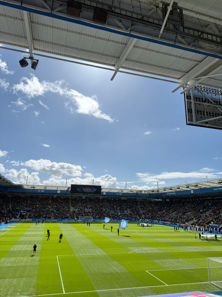 DazThompson72's tweet photo. Leicester City  vs Swansea City (H) 0-1 . Can’t see us turning this around…. League one here we come…⚽️🦊💙#lcfc #leagueone https://t.co/yFePaSmoCa