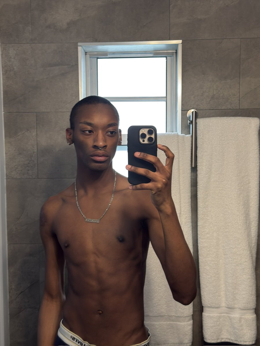 ☆ L A N A tweet media