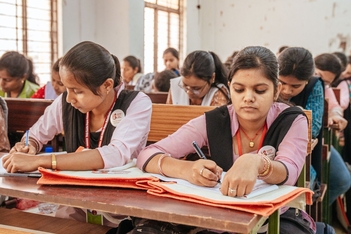 DHE_Odisha's tweet image. ଯୁବପିଢ଼ିଙ୍କ ସୃଜନଶୀଳତାର ଶୁଭସ୍ତମ୍ଭ : "ଅମୃତପିଢ଼ି ସାରସ୍ୱତ ସମାରୋହ"

@CMO_Odisha @suryabanshibjp @Culturedeptt @IPR_Odisha 

#odia #Odiapakhya  #highereducation