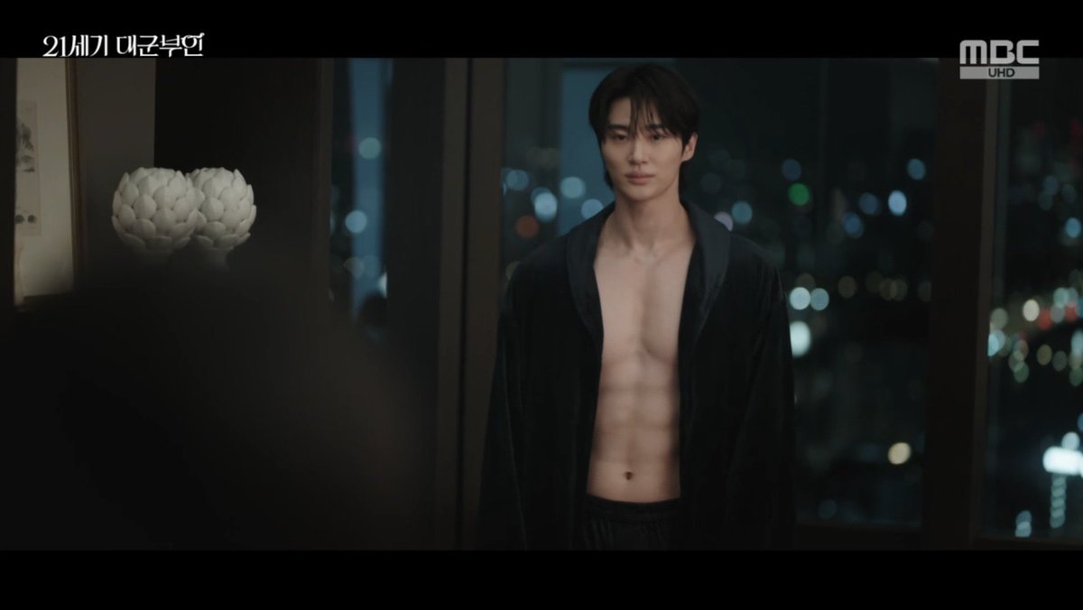 kdrama_outofbox's tweet photo. Lowkey swap in chemistry from the leads. Why am I getting friends to lovers and enemies to lovers energy from them? https://t.co/LEKWN7dRFM