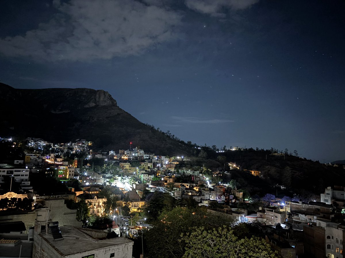 RamonRevelo's tweet photo. @MissOmbligo Guanajuato de Día / Noche https://t.co/iDNj3uZMaw