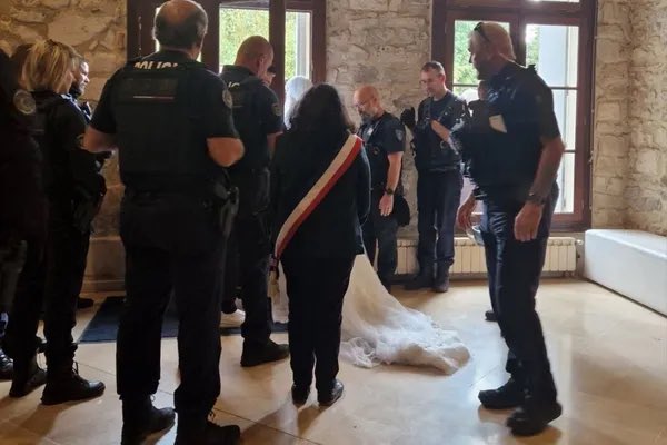 Frontières tweet media