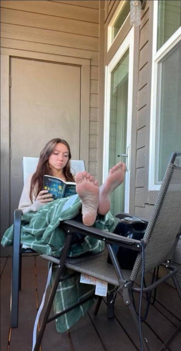 DailyCelebFeet's tweet image. Goddess Crazyjamjam’s perfect soles 😍 #celebrityfeet #celebritysoles #tiktokfeet #crazyjamjam