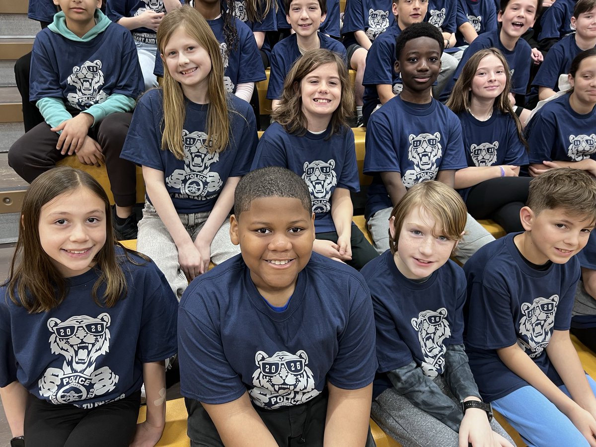 Chelsea_Tigers's tweet image. Congratulations to our DARE graduates! We are very proud of you! #WeAreChelsea #LightsCameraAction