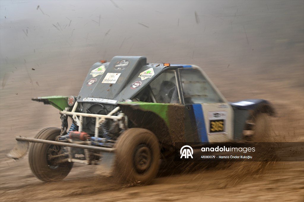 onderkuloglu61's tweet photo. Trabzon'da Türkiye Offroad Şampiyonası'nın 1. ayağında mukavemet etabı yapıldı

#trabzon #offroad https://t.co/ahJN6QWonq