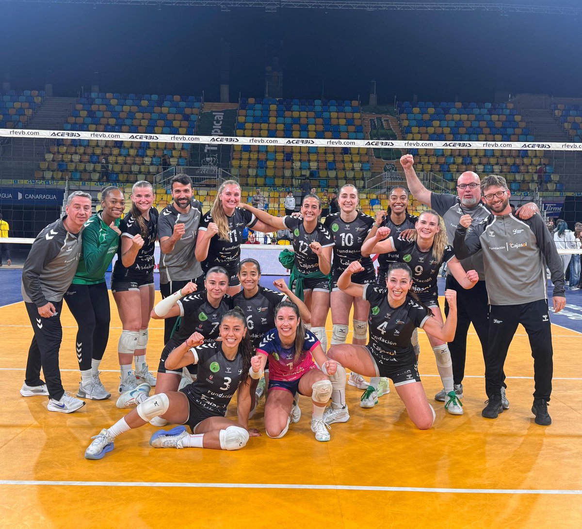 Club Voleibol Esquimo🏐💚 tweet media
