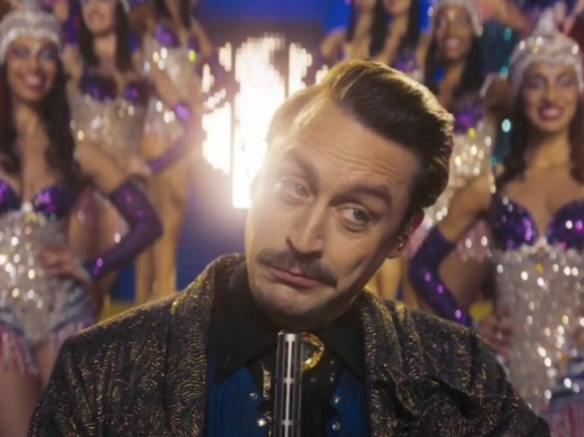 mcdunksx's tweet photo. kieran culkin trying hard to be you on the trailer of the new hunger games movie @spragels https://t.co/7J7xNYNFnt