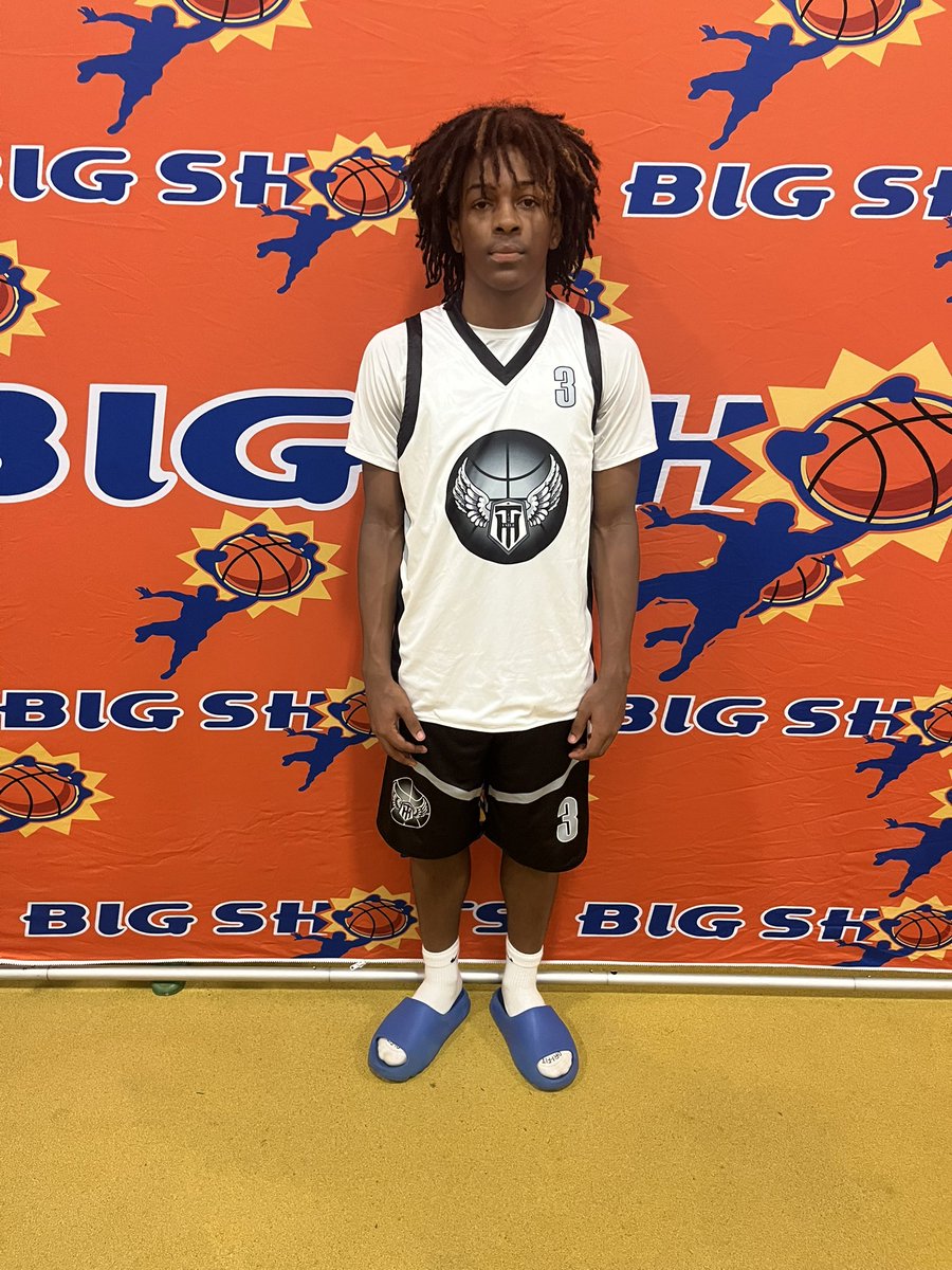 BigShotsGameMVP's tweet photo. #BIGSHOTS #BOOWILLIAMSLEGACYCLASSIC

16U

Metro Ball 56
# 11 Rodney Hunt 8 PTS
# 22 Kayden Richardson 13 

Team Hustle 34
# 3 Caiden Ward 11 PTS
# 1 Landon Miller 6 PTS https://t.co/RZKBhWLx3Z
