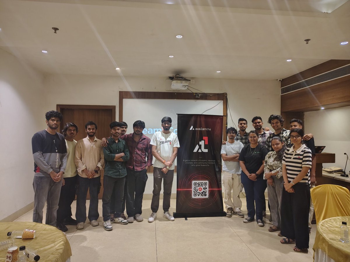 AbhijeetKakade0's tweet photo. Pitched AVAXVERSE at Avalanche Team1 City Connect, Nashik 🚀
Grateful for the opportunity 🙌

Check it out 👇
https://t.co/bo9At4u0oT

@AvaxTeam1 @siddhesh3607 @shriyashpandit @0xSarnavo https://t.co/PQhjknHZ25
