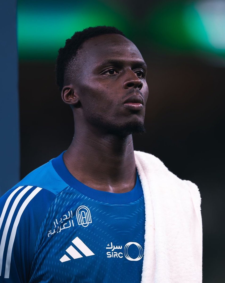 🚨🚨🎙️— إدوارد ميندي : 

يجب علي التحدث عن جماهير الأهلي

هذه الجماهير مرت في كثير من الأمور قبل، مرت الكثير من المواسم عليهم دون تحقيق نجاحات

ولكنهم رغم المرور في الفترات الصعبة، الشيء الوحيد الذي يبقى في الأهلي هو الجماهير 

هذه الجماهير ليسوا عشاق، بل إنهم النادي بذاته! 😱💚