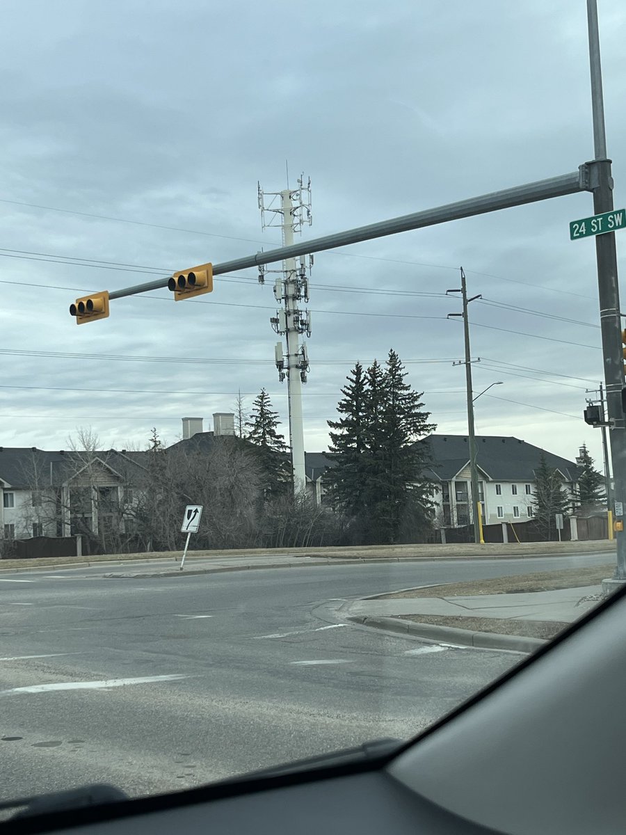 yyccrime's tweet photo. They hate us. @Rogers @TELUS @Bell All because society wants to watch porn FASTER?? @ClownWorld Got #5G or #Cancer? 🔥 https://t.co/9NBhF71egw