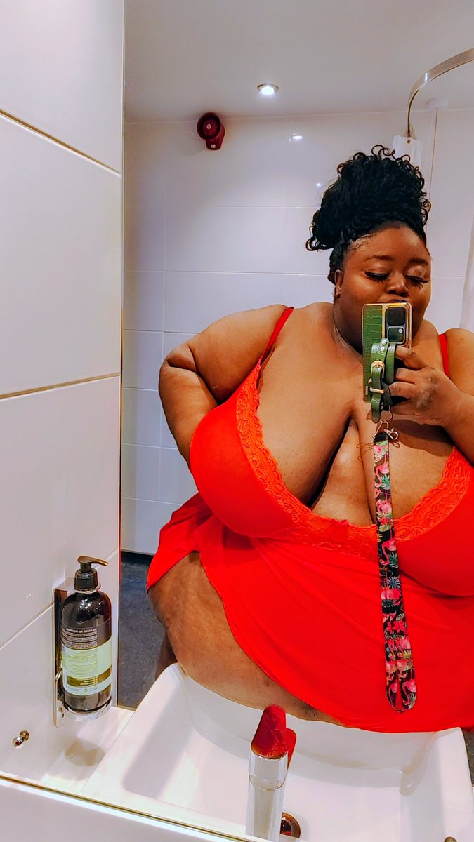 Vbae808's tweet photo. Got this sink working hard tonight, taking all this belly weight 😌💅🏽
curious now? check bio 🔗🌳👀
#bbwlovers #ssbbw #bellylove #curvyconfidence #thickgirls #plussizebeauty #softbody #bbwcommunity #curvesfordays #bodyconfidence #plussizecreator #bigbeauty #thickandconfident https://t.co/MAJowKCSts