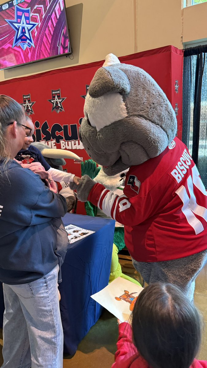 bestechlmascot's tweet image. My pregame VIP Kids Club Party yesterday with Biscuit’s Icebreakers was a whole vibe! We had a blast! #GoodTimes #MoreBirthdayFun