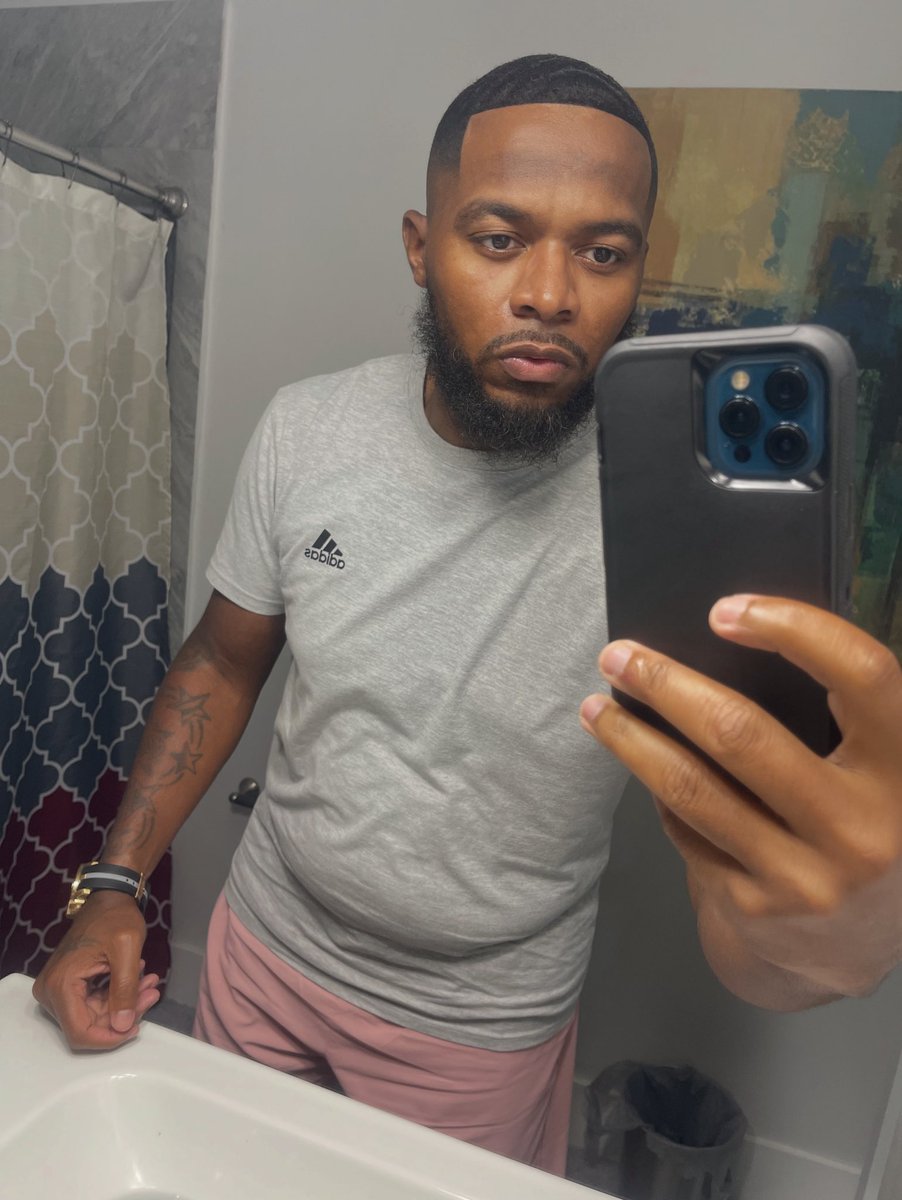 varius2real's tweet image. My Saturday #FreshHairCut #Chilled