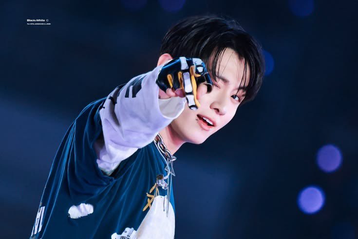 GOLDEN JK tweet media