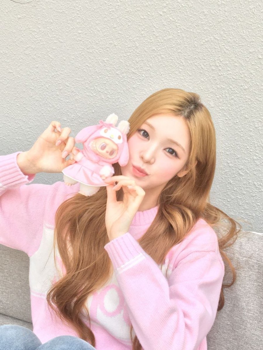 Ywoha's tweet photo. ( 마음의눈 ♥︎  /  ... new friends are always welcomed, especially the ones that come in pink tinted colors (mwahmwah!:3) https://t.co/CjDE0n1V0t