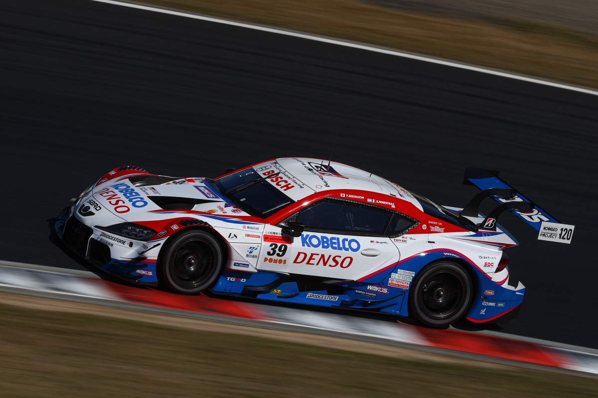 SARD_Racing's tweet photo. 【SGT第1戦 #岡山国際サーキット 】
＜公式練習走行でトップタイム、公式予選は5位に＞
4/11（土）#39 DENSO KOBELCO SARD GR Supraは、午前中の公式練習走行はトップタイムをマーク。午後の公式予選Q1で関口雄飛選手が5番手タイムをマーク。続いてフェネストラズ選手も5番手タイム。決勝は5番グリッドから勇猛果敢に最後まで諦めずに3年連続表彰台の勝利を目指します

写真はこちらから：https://t.co/EpDQvTU1QC

#岡山GT300km
#関口雄飛 #サッシャフェネストラズ
#脇阪寿一
#木村楓 #小湊美月 #直井寧音 #和泉蘭
#奥田千尋 #前田星奈
#DENSO #KOBELCO #WAKOS
#TOYOTA #GR #Supra
#GazooRacing
#TGRTEAMSARD
#SARD