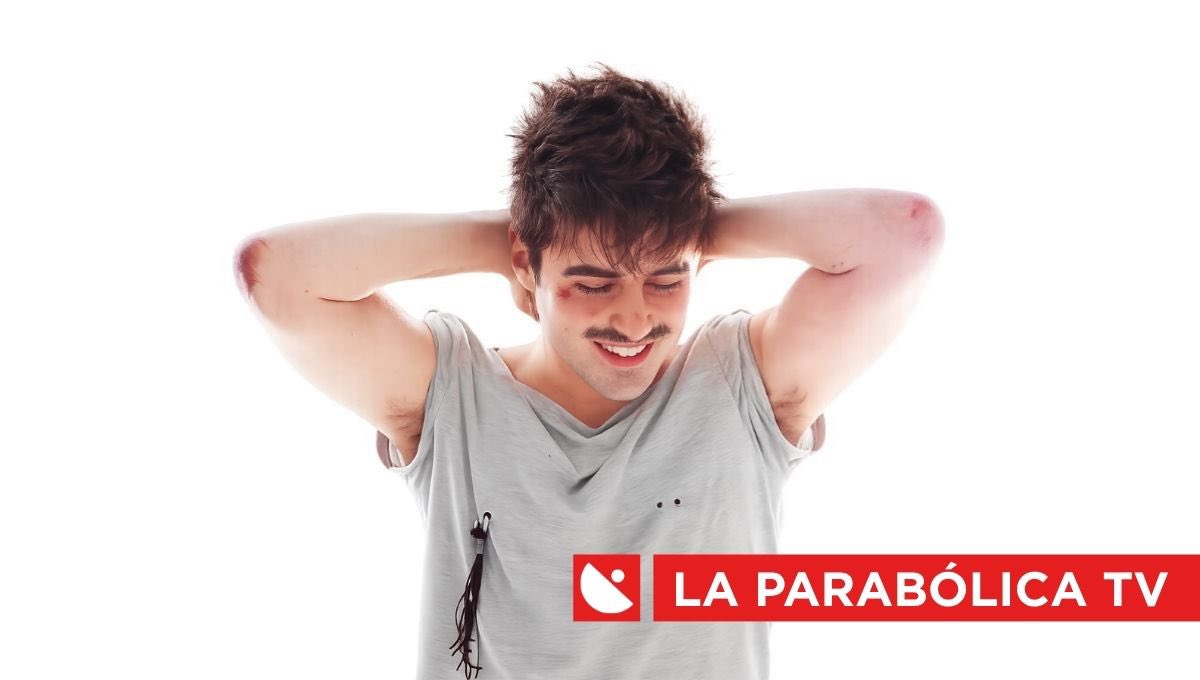 laparabolica_tv's tweet photo. 💿 Martin Urrutia publica su primer álbum ‘La Insolación’.
https://t.co/zODKJraTw5

🎶 Un debut íntimo, nostálgico y con identidad propia que lo posiciona como una de las nuevas voces más interesantes del pop alternativo español.

✍️ Marina Rodríguez 

#MartinUrrutia #Martin #LaInsolación #Musicaespañola #popalternativo #OperaciónTriunfo #álbumdebut #LanzamientosMusicales #EstrenosMusicales