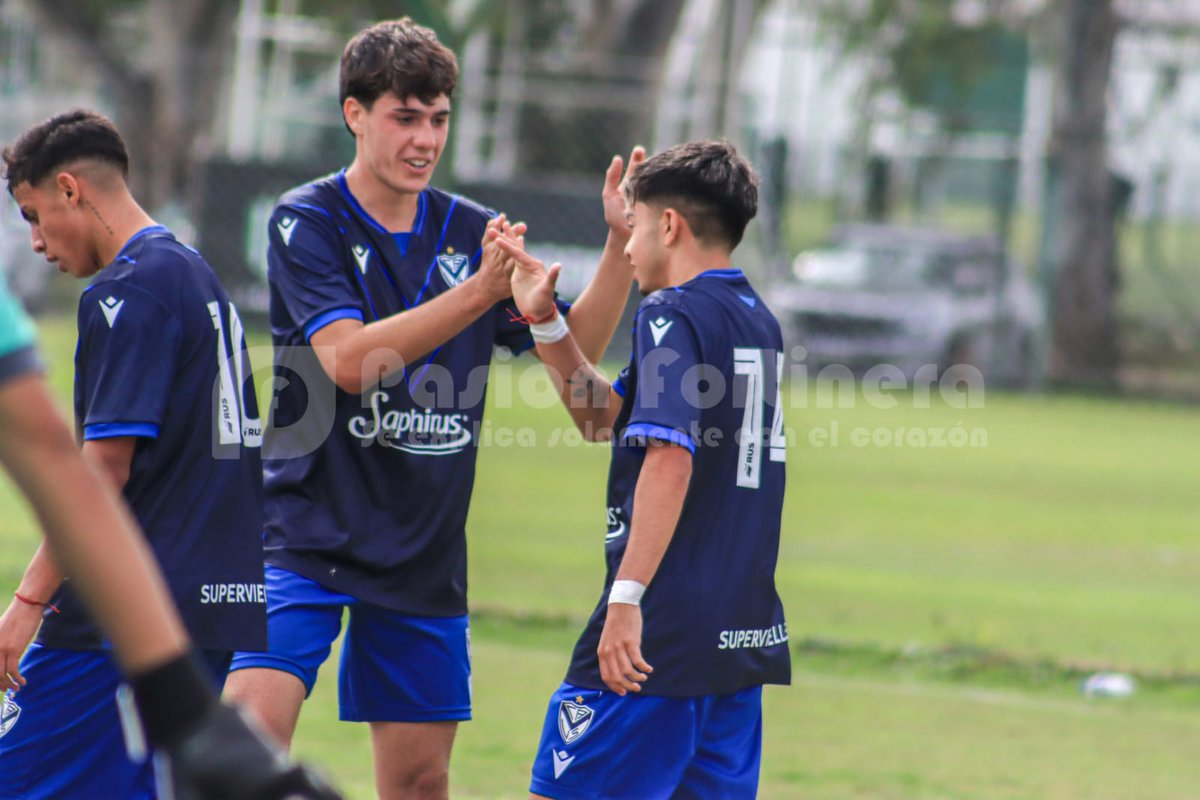 ✅ Jornada casi perfecta de #Vélez en inferiores frente a Banfield, sumando 16 puntos de 18 posibles.

4️⃣ BAN 0 - 3 VÉL (Lazarte x2 y Centurión)
5️⃣ BAN 2 - 4 VÉL (Piola x2, Arévalo y Marinelli)
6️⃣ BAN 1 - 1 VÉL (Ramos)
7️⃣ VÉL 3 - 1 BAN (Meiz x2 y Aranda)
8️⃣ VÉL 4 - 1 BAN (Lobo