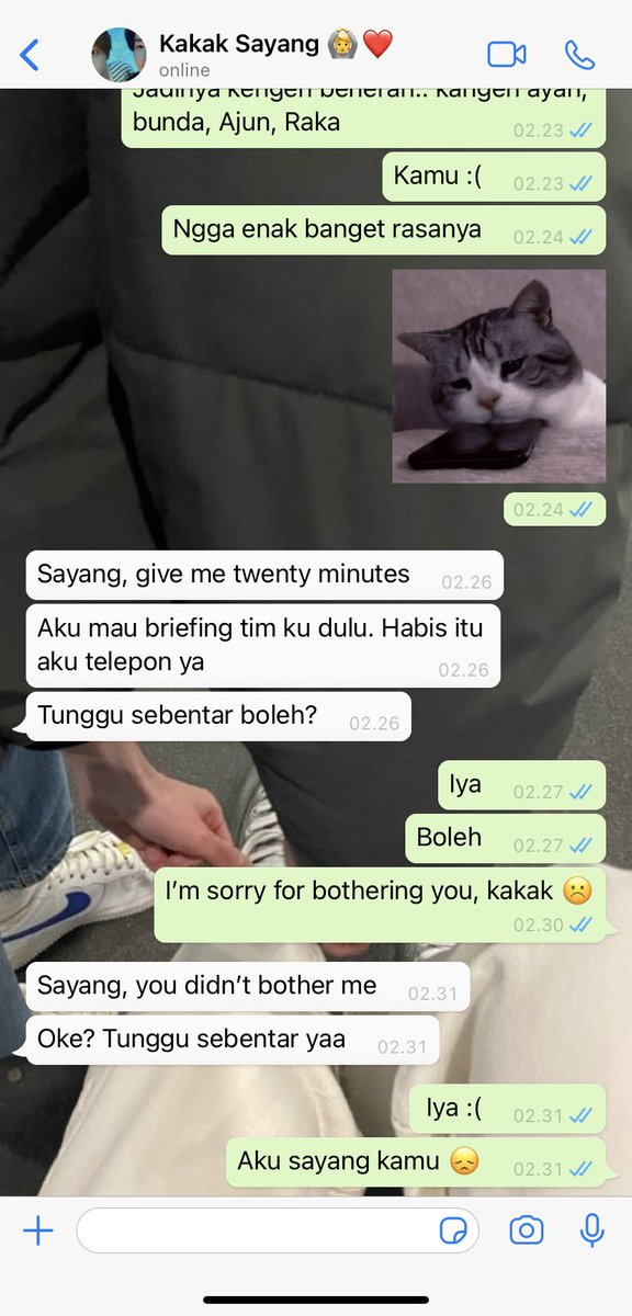 enoughjiseok's tweet photo. One tweet #Jujev, yang Jevan nya pas lagi kebangun. 😞 https://t.co/1qeEbEDdGu
