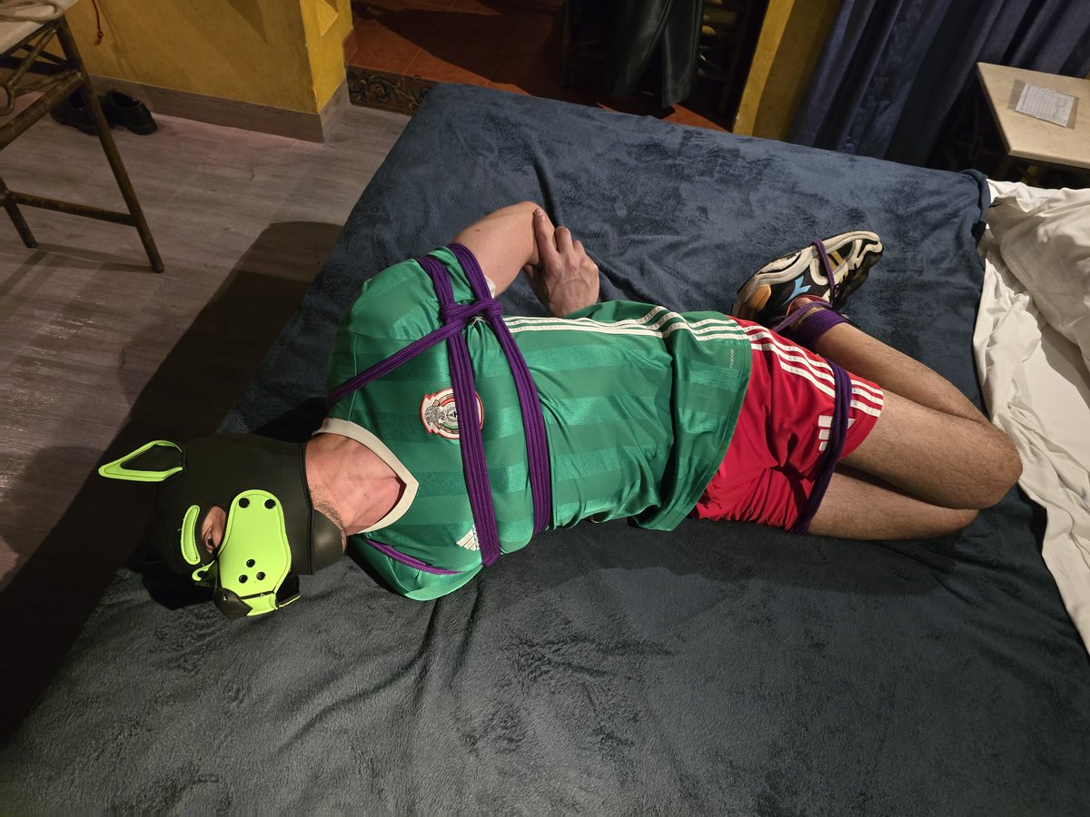 ShadzBondo's tweet photo. Another day another hogtie... Wruff https://t.co/yXUOXjoexy