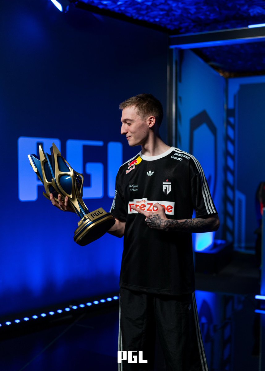 FUT lauNX tweet media