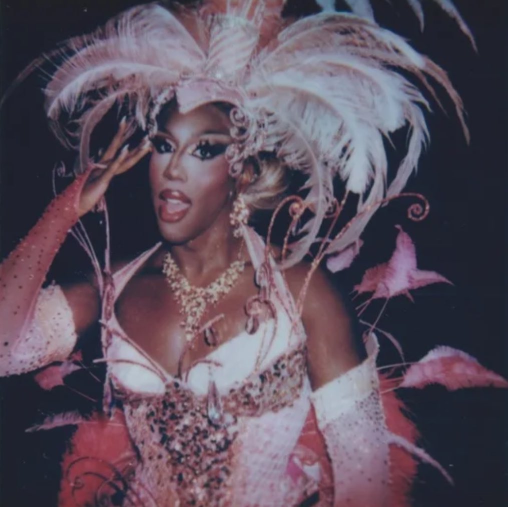 gayf4iry's tweet image. Thinking about how she looked like  the lesbian fairy here #IMPORTANT