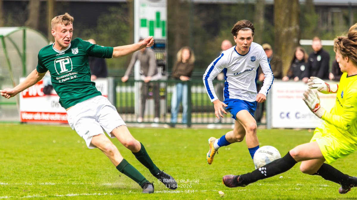 💙🤍UITGEBREID VERSLAG EN FOTO'S: SEH maakt er vier en wint van ‘t Harde (1-4)!

Lees en bekijk meer @ vvseh.nl/fotos-seh-maak…

<a href="/svtharde/">S.V. 't Harde</a> 
 
📸Barend de Ruiter

#lekkerhoor #heteerste #tochweereenspannendepot #thaseh #kraker #oost3N #wijzijnseh
