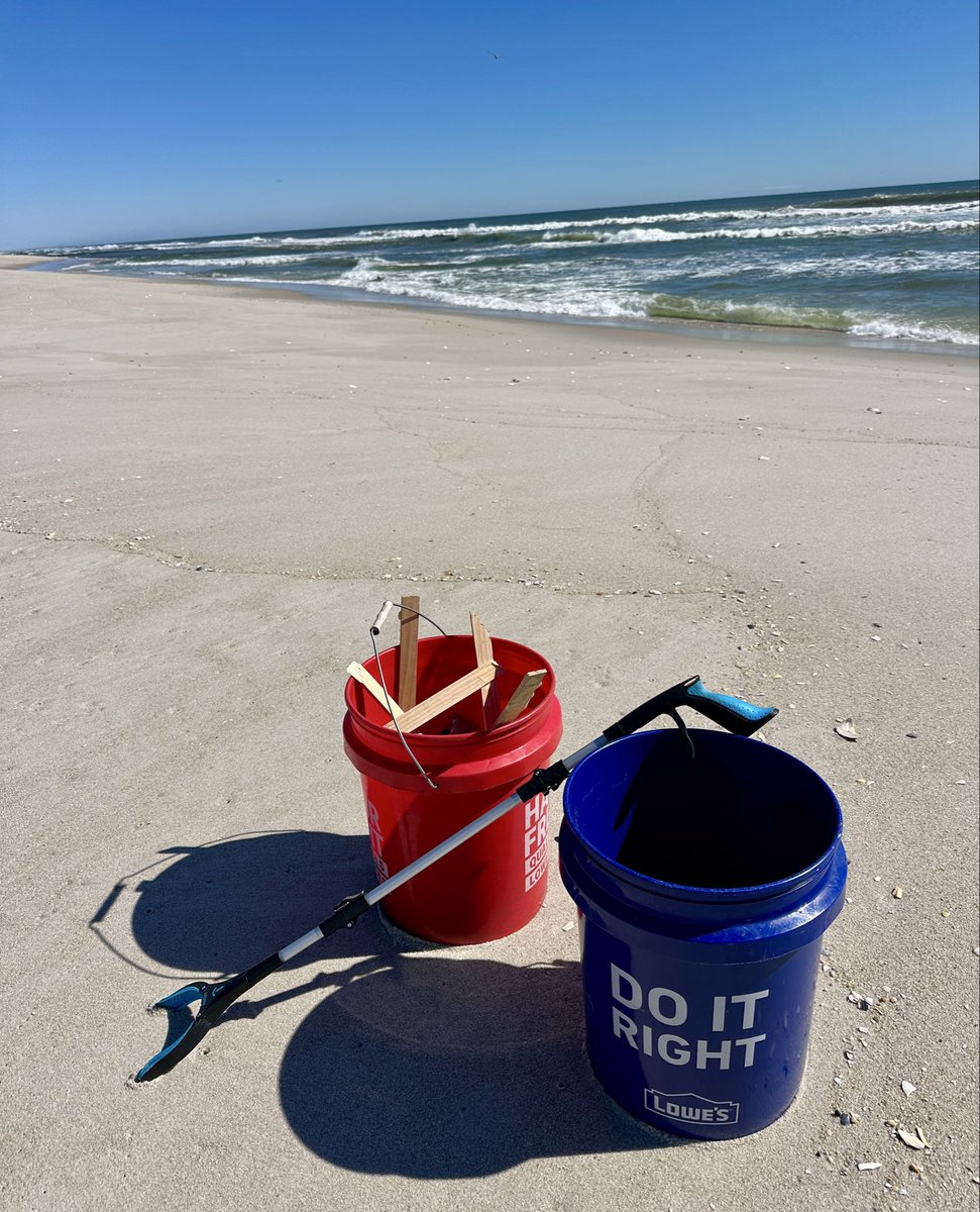 ShaneFireopal's tweet photo. @CleanOcean #beachsweeps 
A lot of plastic bottle caps, balloons and glass at Island Beach State Park. 🌊 🗑️ 🫙 https://t.co/2CUhfXJlJC