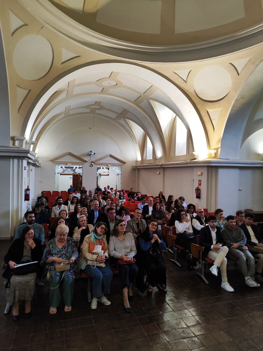 Facultad C. Económicas, Empresariales y Turismo tweet media
