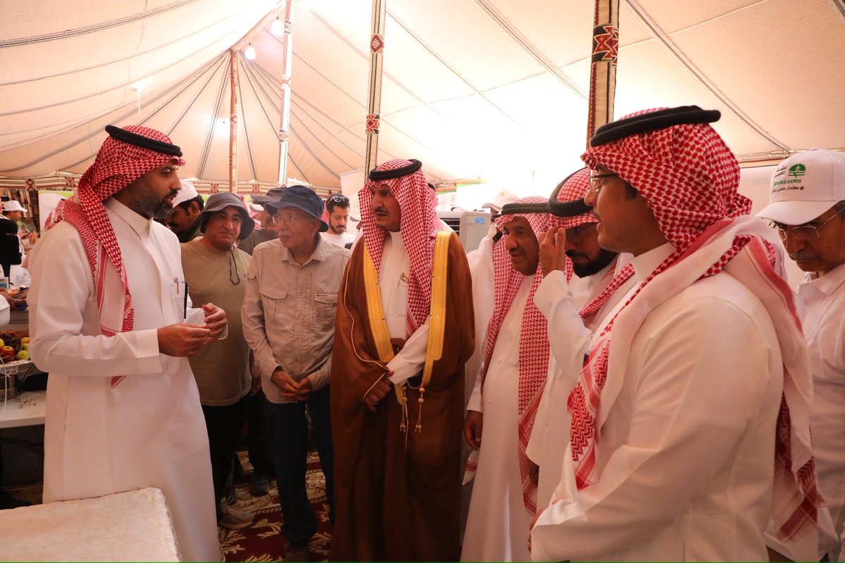 hotah_events's tweet photo. جولة في المعرض المصاحب لحفل تدشين #مسار_حوطة_سدير للهايكنق في منتزه الامالح البري بحوطة سدير https://t.co/nBeAhG6OrG