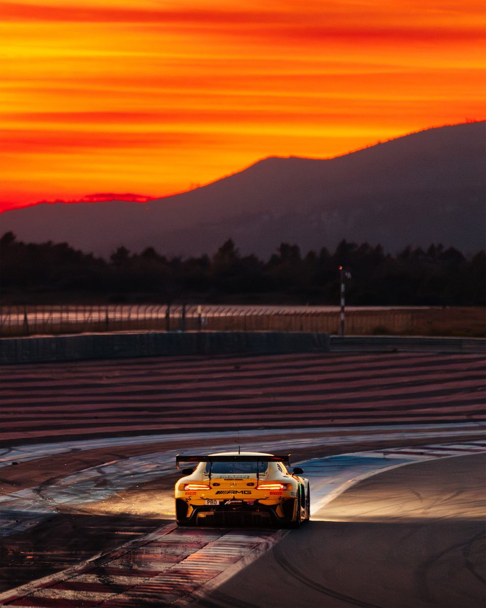 amgmotorsport's tweet image. #GTWorldEurope - Expectation vs. Reality. 
Circuit Paul Ricard Sunset Edition 😉

#AMG