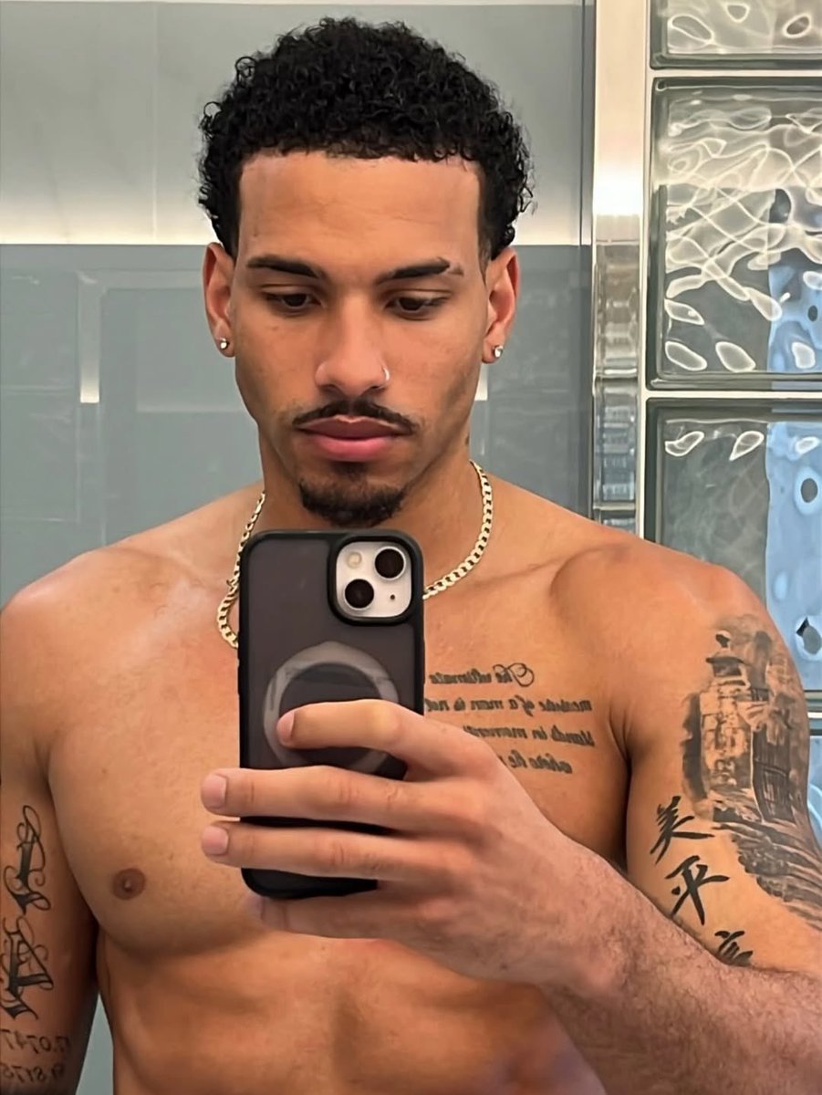 Louis Russell tweet media