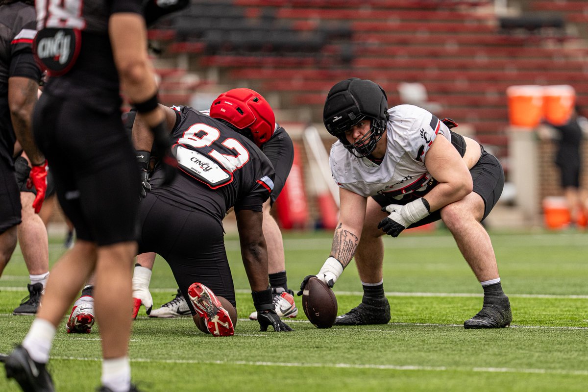 GoBearcatsFB's tweet photo. 🫡 Captain Tyo

@tyo_taran https://t.co/djcLJpYP4H