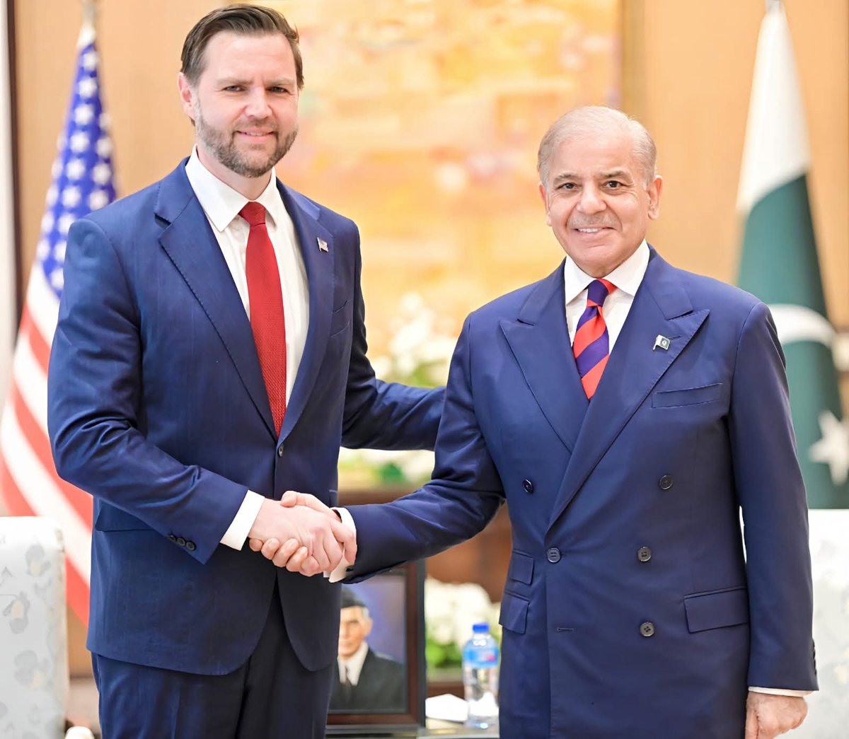 Prime Minister Muhammad Shehbaz Sharif held a meeting with His Excellency JD Vance, Vice President of the United States of America on the sidelines of Islamabad Talks.

#islamabadtalks
