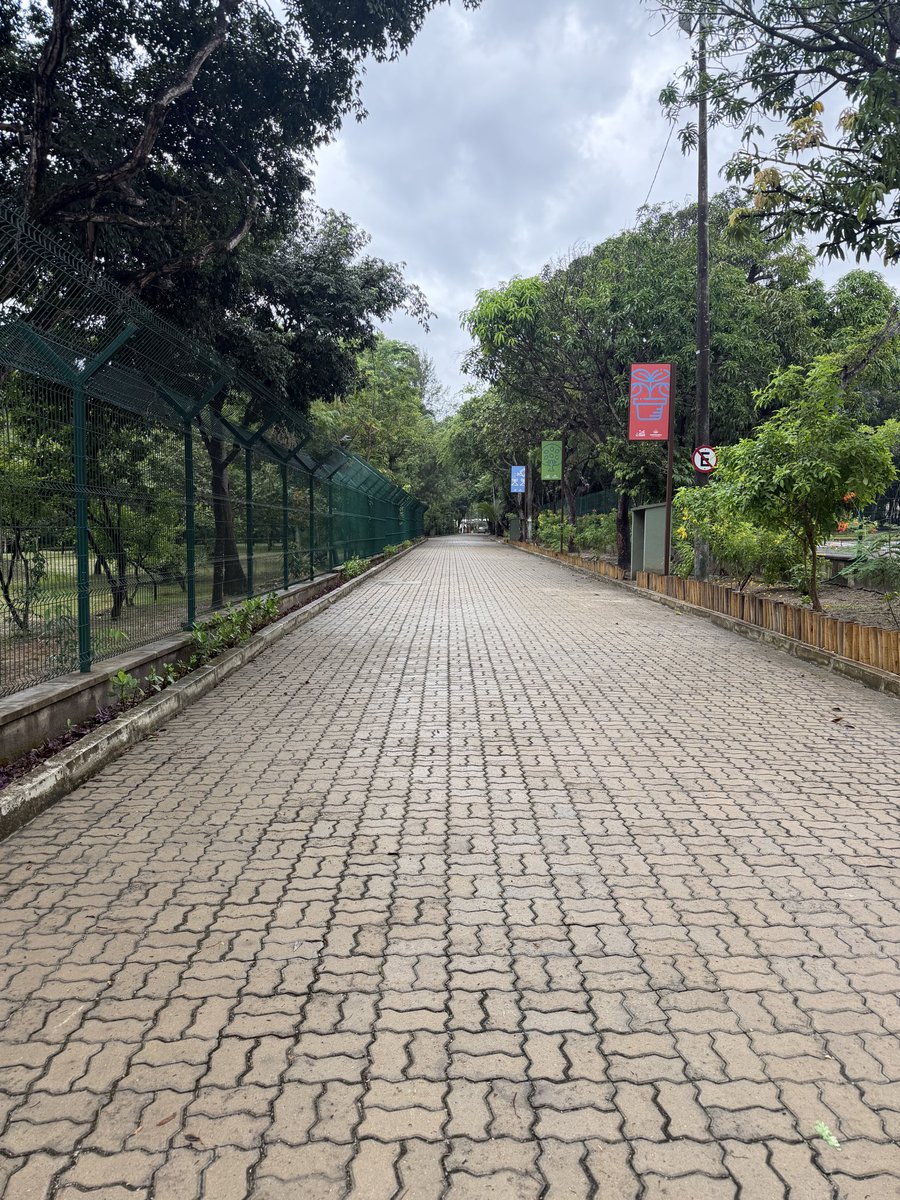 Gabsbzrra's tweet image. Hoje fui para uma corrida e, por acaso, passei em frente ao Zoológico de Fortaleza. Que, por um acaso também, hoje está reinaugurando em comemoração aos 300 anos de Fortaleza! #zoologico #Fortaleza #300anosdeFortaleza