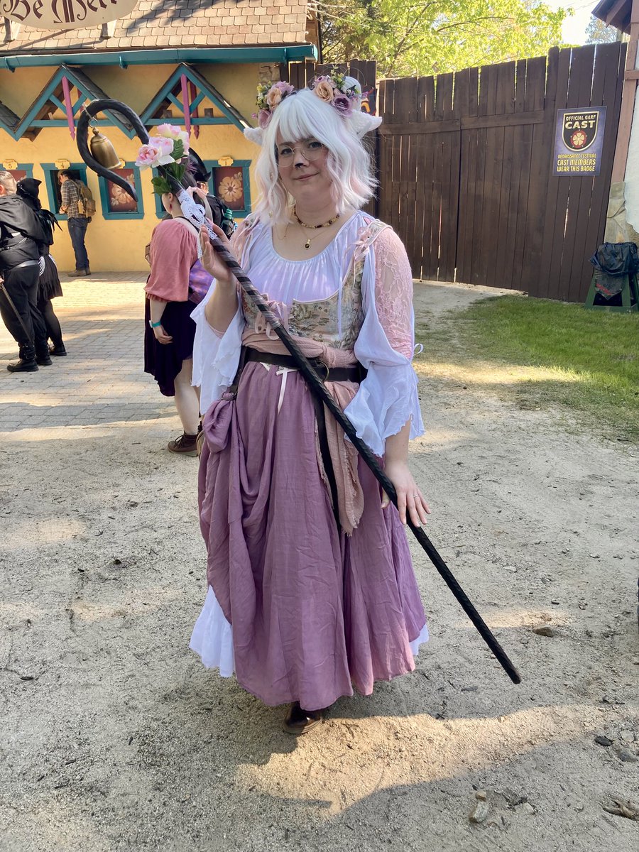 InkStormUser's tweet photo. Its always a good day when its Faire day 🥰🐏🗡️ https://t.co/n1QXTqE4L6