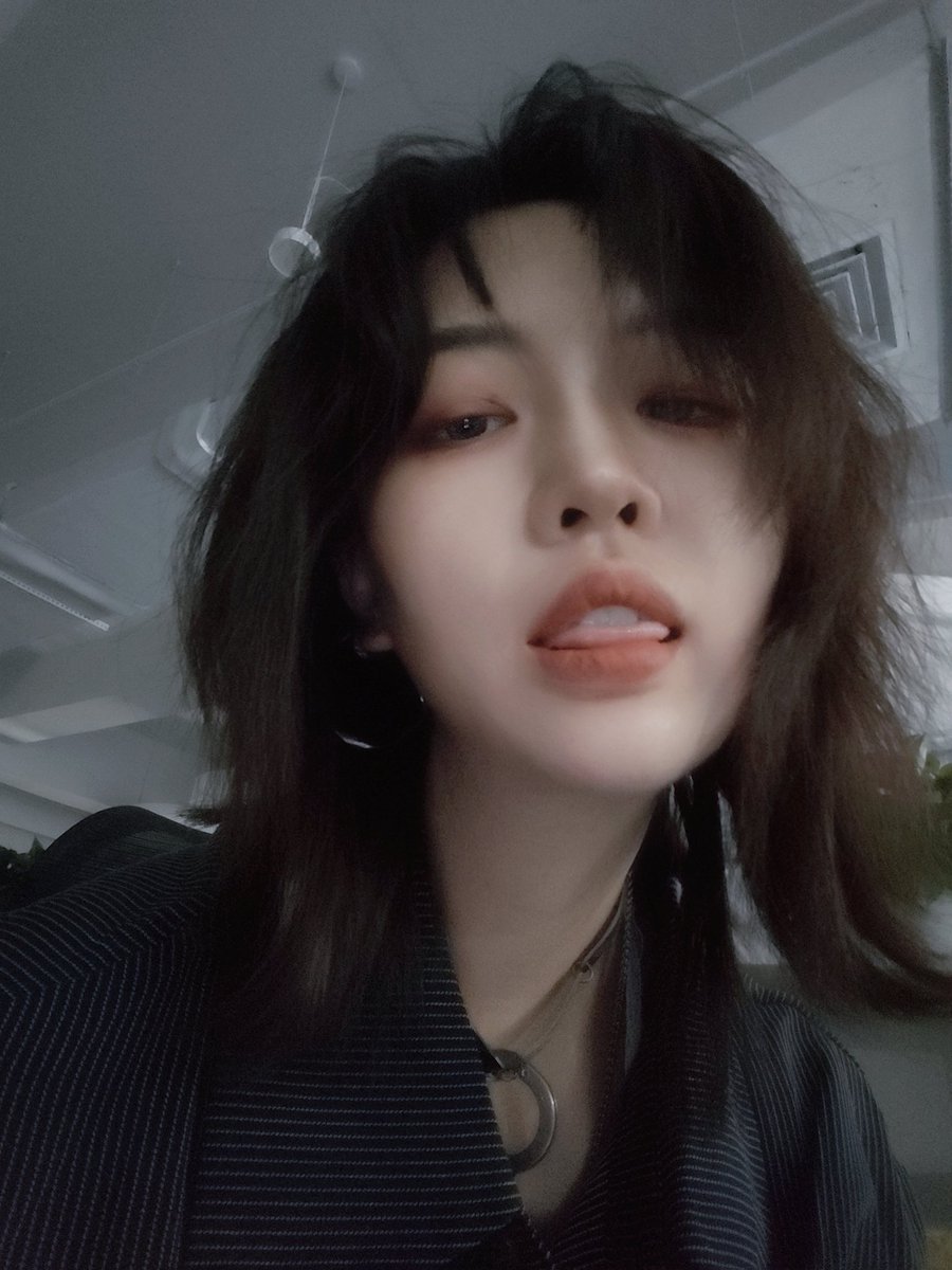 sixoone2's tweet photo. 等待陈婧霏的时候 #les #wlw #拉拉 #女同性恋 https://t.co/RrjeaMfnAf