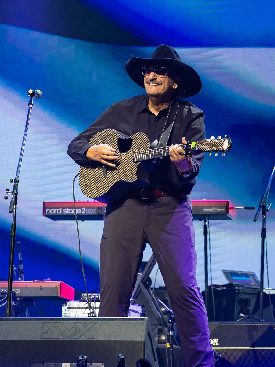 Franklin Graham tweet media