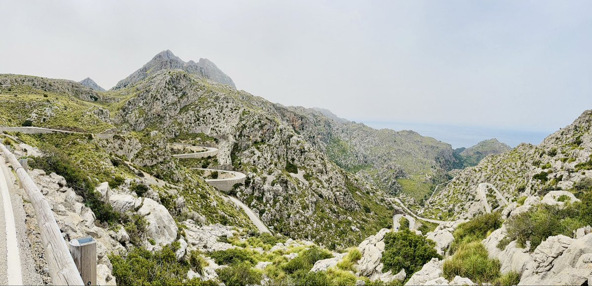 RNeruda's tweet image. Palma - Soller - Puig Major - Sa Calobra.
146 km. 2.760 m převýšení. Teplo, ale vítr. 
Dva nejtěžší kopce na Mallorce. 
Prosolený jak blázen. 
Těžký, ale nádhera. 
#keepmoving