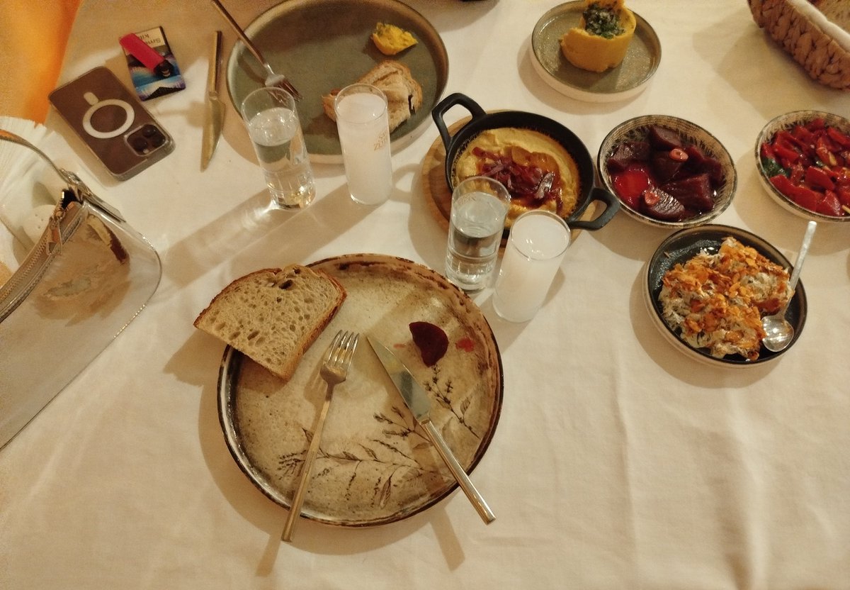 shotshotcherry tweet media