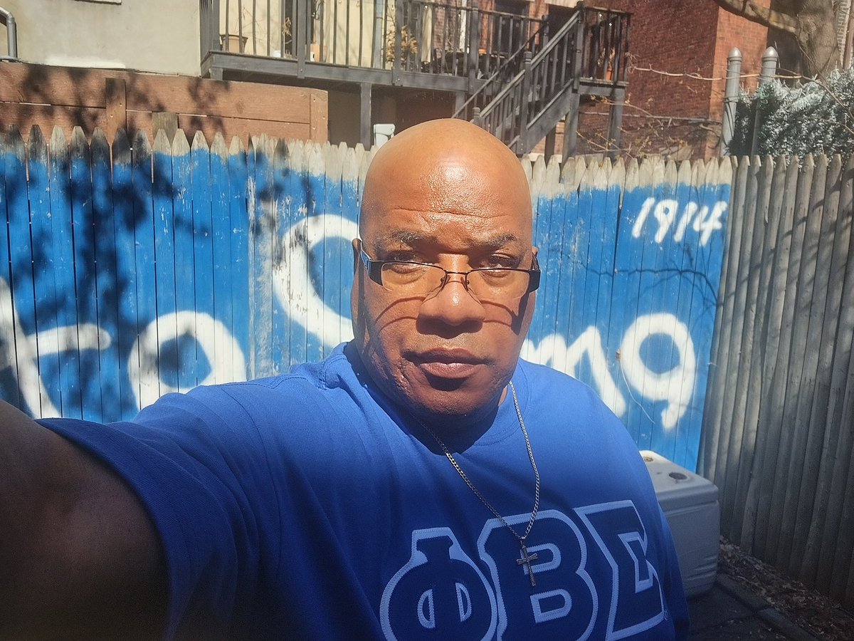 sirjtthompson's tweet photo. #HarlemNYC! It's A Beautiful Day in The Neighborhood! 🙏🏾👑💙🤍 🕊️ 
Community Service Day with Laptop Computers for The Kids in #Harlem and #DominicanRepublic. https://t.co/YdvjYouiMd
